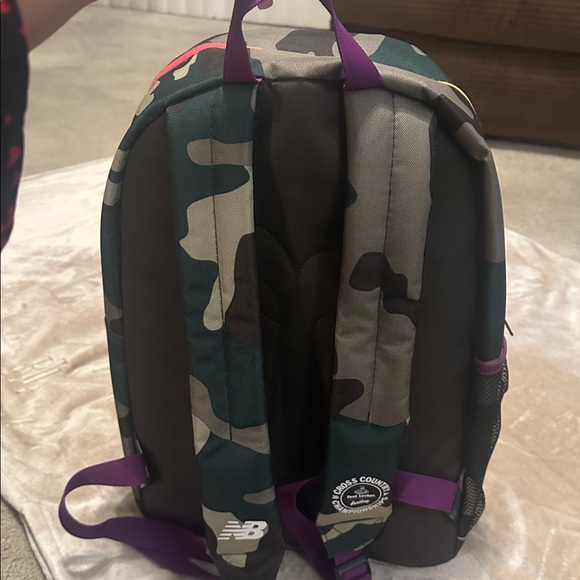 NEW BALANCE Cross Country 2018 Limited Edition Backpack Camouflage/Rainbow NWOT - Picture 2 of 11